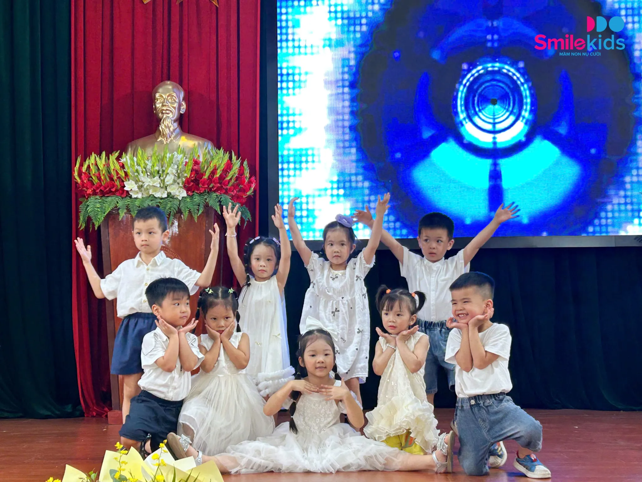 Hình 7. Tiết mục văn nghệ lớp Sao Kim
